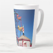 バルボアおもしろいゾーン、ニューポートビーチ、カリフォルニア カフェラテマグ (右アングル)