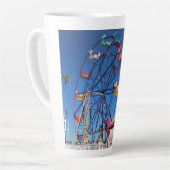 バルボアおもしろいゾーン、ニューポートビーチ、カリフォルニア カフェラテマグ (左アングル)