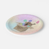 バルーンの入った段ボール箱の中のベンガル猫 ペーパープレート (アングル)