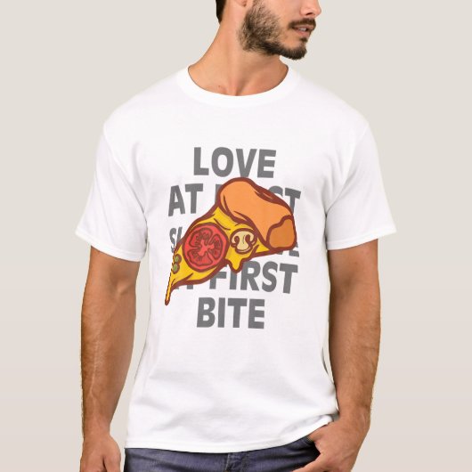 バレおもしろいンタイン・デイ・ピザが1切れ目と Tシャツ (正面)