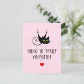 バレつるンタインの黒猫ぶら下がったが可愛い ポストカード (スタンド正面)