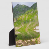 バレア湖の山の斜面 – ルーマニアのアルプスのプリント フォトプラーク (側面)