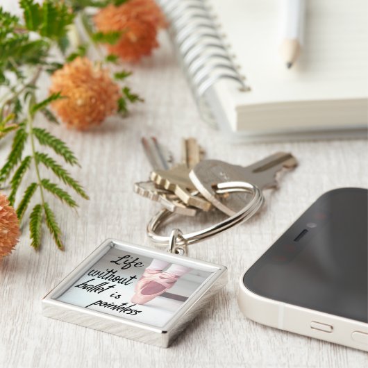 バレエのない生活は無味ピンクポインテシューズ キーホルダー (側面)