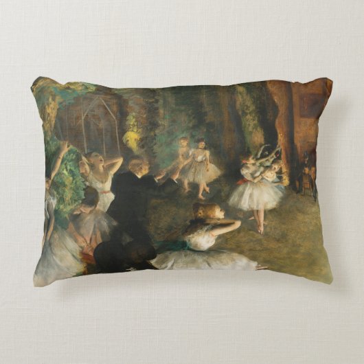 バレエ団の舞台上でのリハーサル，デガスアート アクセントクッション (正面)