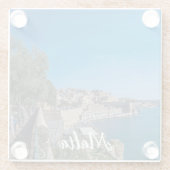 バレッタの街の壁と港のパノラマの景色 ガラスコースター (裏面)