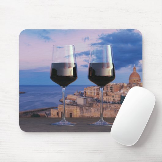 バレッタ上空の夕日を望むワイングラス マウスパッド (マウス)