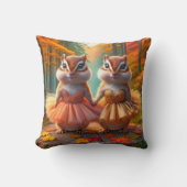 バレリナチップムンクスオン秋の木の棒 クッション (正面)