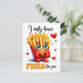 バレンタインにポテトだけおもしろい持ってる ポストカード (スタンド正面)