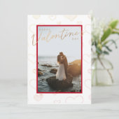 バレンタインのカップル写真ハートシェイプ赤 シーズンカード (スタンド正面)
