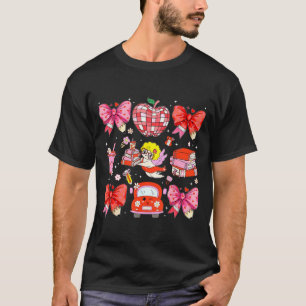 バレンタインのキューピッド コケティッシュ ピンク リボン アップル ブックス ティーカップ Tシャツ
