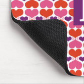 バレンタインのハートのキルトのモノグラム マウスパッド (コーナー)