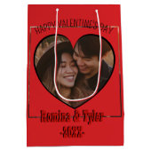 バレンタインのハート型の写真と名前 ミディアムペーパーバッグ (裏面)