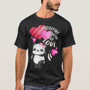 バレンタインのパンダのクマとハート Tシャツ