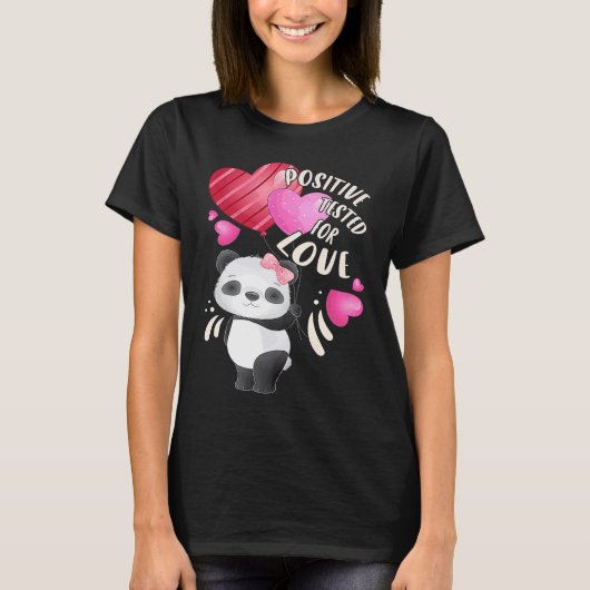 バレンタインのパンダのクマとハート Tシャツ (正面)