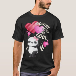 バレンタインのパンダのクマとハート Tシャツ