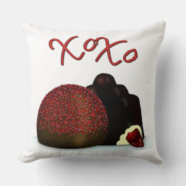 バレンタインのボンボンとダークチョコレートXOXO クッション
