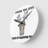 バレンタインの平和をひとくちに ラウンド壁時計 (傾斜)