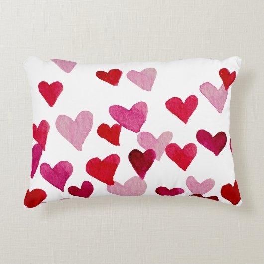 バレンタインの水の色のハート – ピンク アクセントクッション (正面)