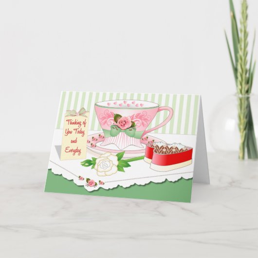 バレンタインカード-ティーカップ、チョコレートの箱--は及び上がりました シーズンカード (正面)