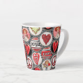 バレンタインデーかわいいガールレッドフローラハートバラ カフェラテマグ (右アングル)