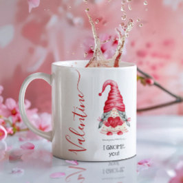 バレンタインデーにキュートなノームの女の子があなたに贈り物 I Girl GNOME you コーヒーマグカップ