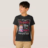 バレンタインデーに生徒たちに心を盗まれた幼稚園  Tシャツ (正面フル)