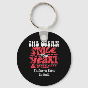 バレンタインデーに贈るおもしろデザイン The Ocean Stole My Heart キーホルダー