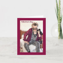 バレンタインデーのカードを表すキューピッド