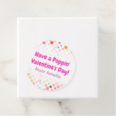 バレンタインデーのキッズスクールを巡る フェイバータグ (インサイチュ)