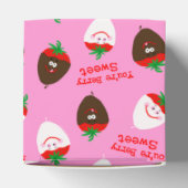 バレンタインデーのチョコレートがイチゴを浸した フェイバーボックス (上部)