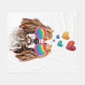 バレンタインデーのハートとカバリエのキングドッグ フリースブランケット (正面(横))