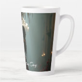 バレンタインデーのバラホールでのロマンス カフェラテマグ (右)