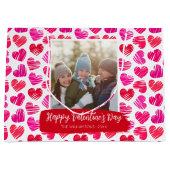 バレンタインデーのモダンな赤とピンクのハートの写真 ラージペーパーバッグ (正面)