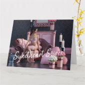 バレンタインデーのランジェリー姿の美女がソファに座る カード (黄色い花)