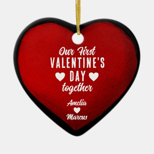 バレンタインデーの初めてのハートカップル セラミックオーナメント (正面)