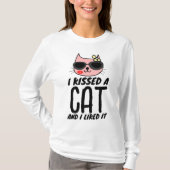 バレンタインデーの猫Tシャツにキスして猫が好き Tシャツ (正面)