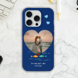 バレンタインデーの面白い魚のダジャレのカスタム写真 iPhone 15 PROケース