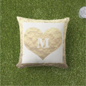 バレンタインデーハートモノグラムイニシャル金ゴールド白 アウトドアクッション (芝生)