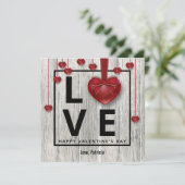 バレンタインデーモダンウッド素朴ラブ赤いハート シーズンカード (スタンド正面)