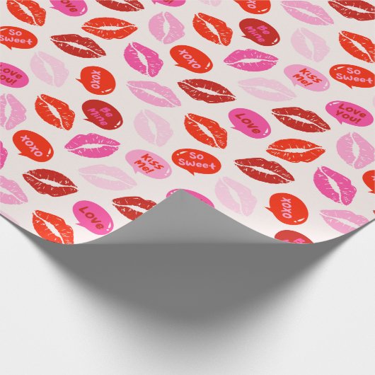 バレンタインデーリップとクリーム文字 ラッピングペーパー (角)