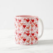 バレンタインデー愛ピンク赤と白柄 ツートーンマグカップ (正面右)