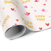 バレンタインデー文字とハートオンクリーム ラッピングペーパー (ロールコーナー)