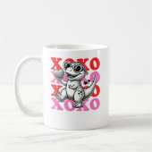 バレンタインデー用のXoxoパターンを持つ恐竜 コーヒーマグカップ (左)