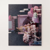 バレンタインデー美しいインランジェリーオンザソファ ジグソーパズル (縦)