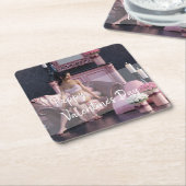 バレンタインデー美しいインランジェリーオンザソファ スクエアペーパーコースター (アングル)