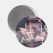 バレンタインデー美しいインランジェリーオンザソファ マグネット (正面/裏面)