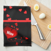 バレンタインデー赤いハートオンブラック キッチンタオル (四つ折り)