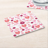 バレンタインデー2023の背景(ハート付き) スクエアペーパーコースター (アングル)