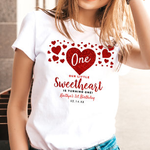 バレンタインデー リトルスウィートハート お誕生日おめでとう 何歳でも 誕生日 Tシャツ