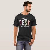 バレンタインデー 病院 フロント受付デスク ナース Tシャツ (正面フル)